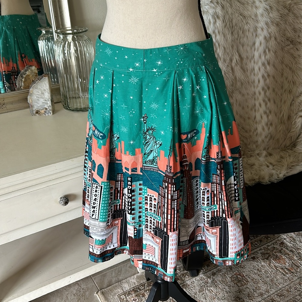 Dresstore Green NYC New York Skyline Landmark Pleated pinup retro Skirt L - Picture 2 of 12